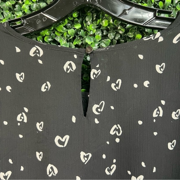 EVRI | Smocked Top - Picture 8 of 12